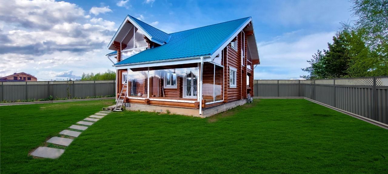 Мягкие окна на веранде загородного дома в посёлке Новодрожжино
